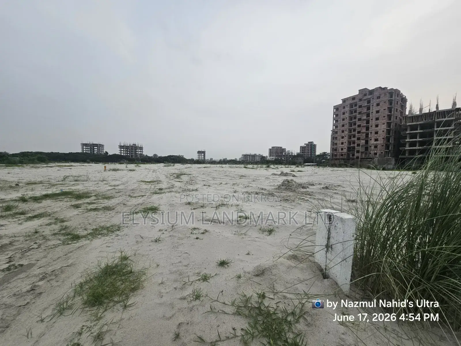 4bdrm Apartment in Trust Green City, Mirpur DOHS for Sale