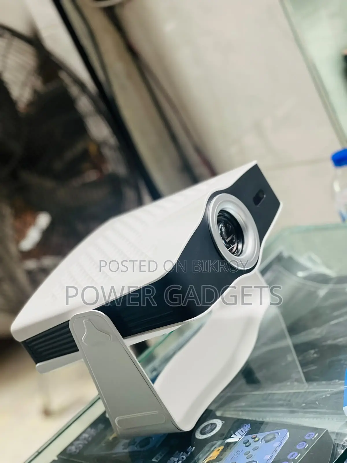 প্রোজেক্টর ভাড়া নিতে কল দিন