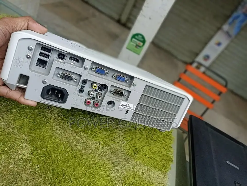 প্রোজেক্টর ভাড়া নিতে কল দিন