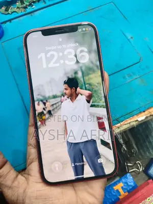 Apple iPhone 12 64 GB Red