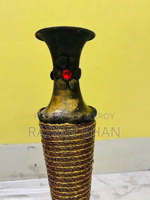 হস্তনির্মিত ফ্লোর ফ্লাওয়ার ভেস