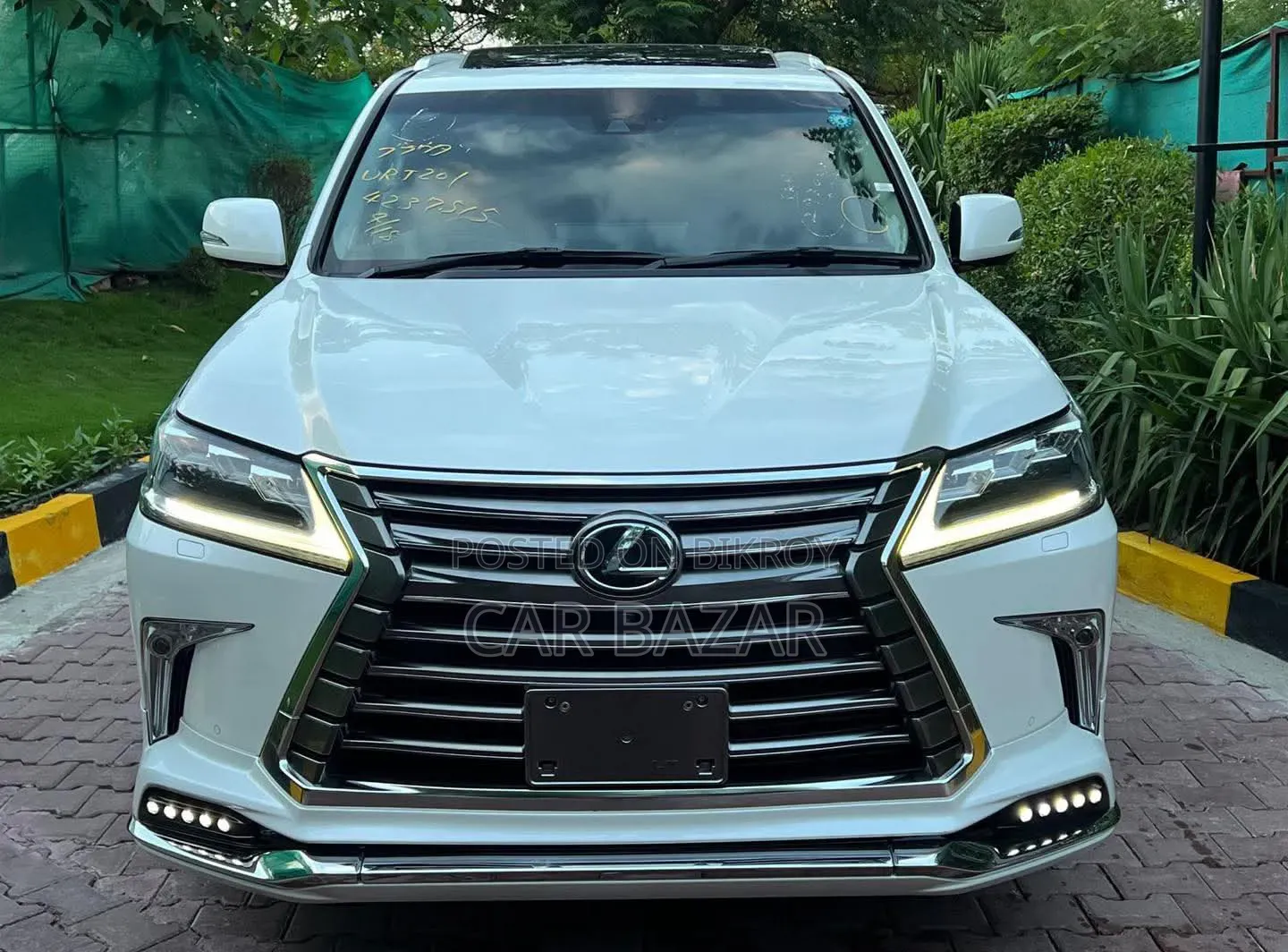 Lexus LX 570 AWD 2019 Off White