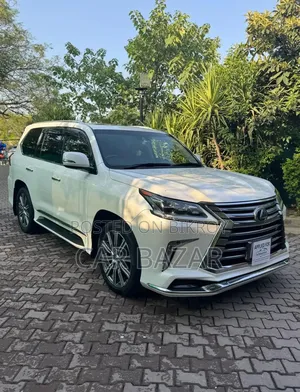 Lexus LX 570 AWD 2019 Off White