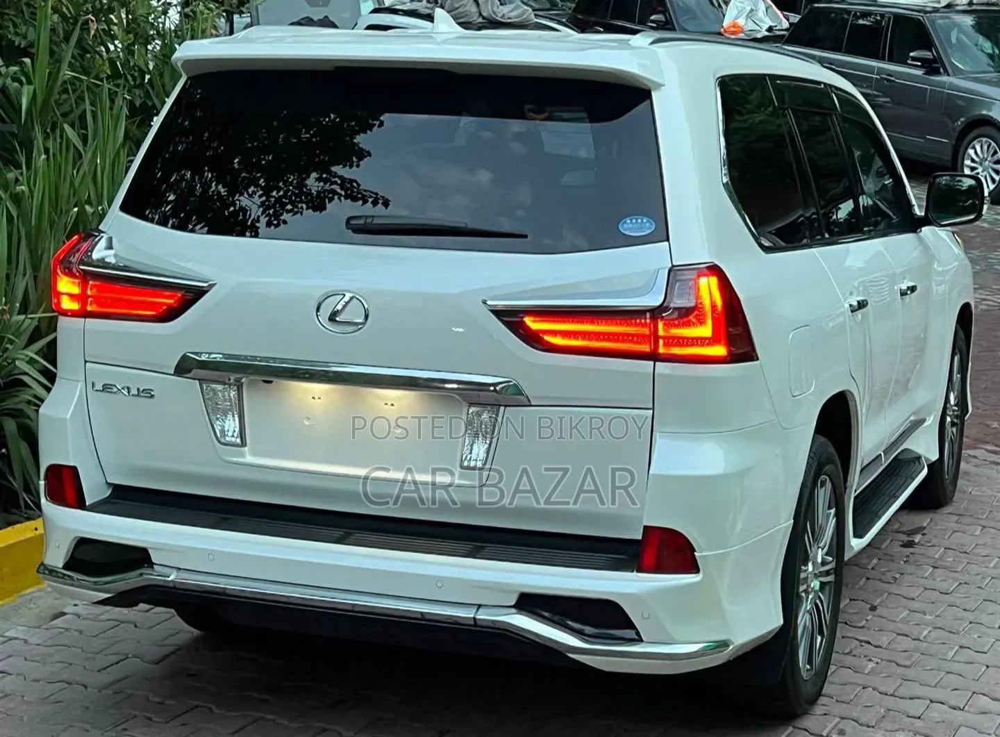 Lexus LX 570 AWD 2019 Off White