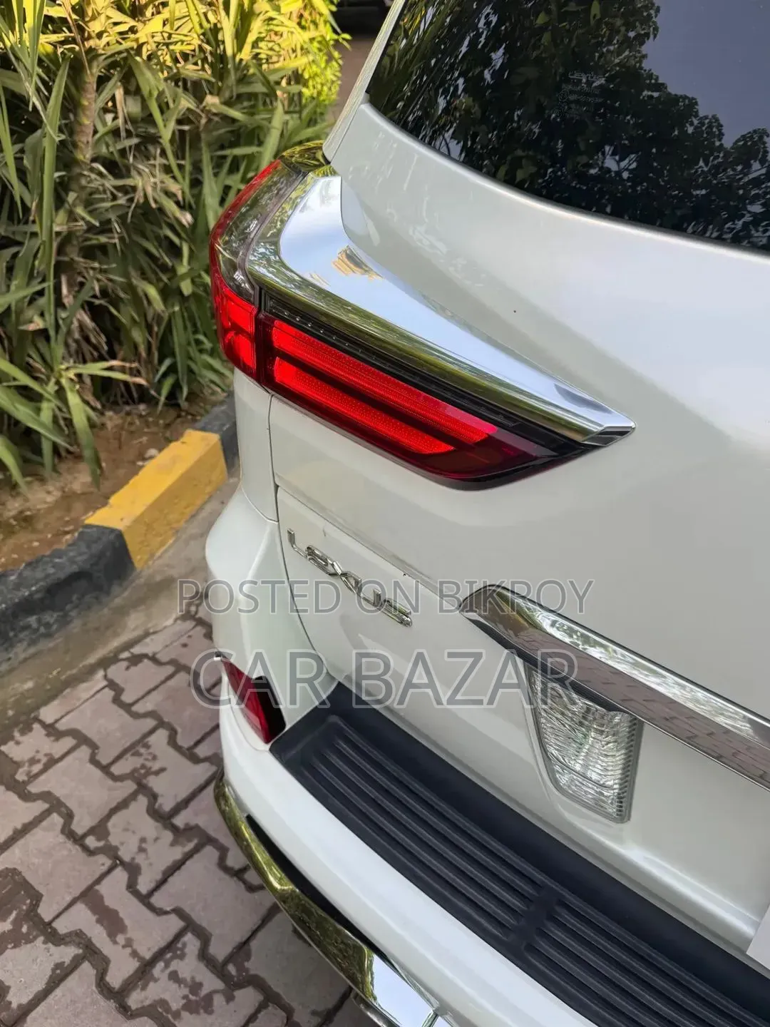 Lexus LX 570 AWD 2019 Off White