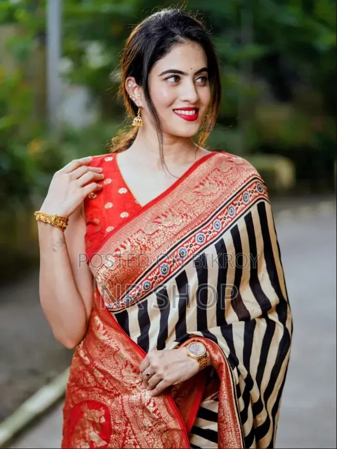 Trendy Digital Print Silk Saree (with matching blouse piece)