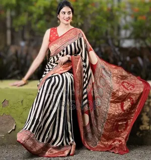 Trendy Digital Print Silk Saree (with matching blouse piece)