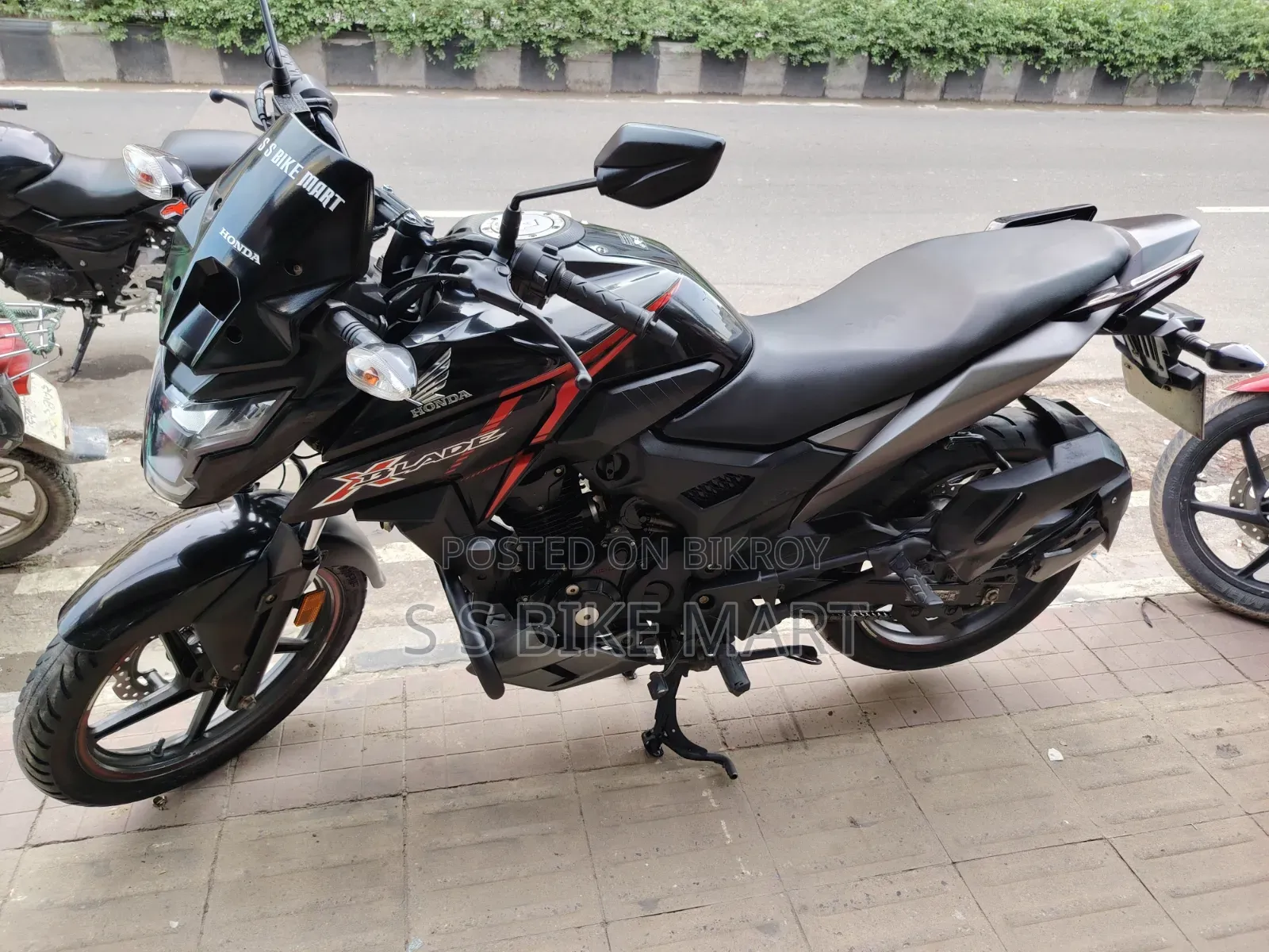 হোন্ডা এক্স-ব্লেড ১৬০ ২০২১ ব্ল্যাক