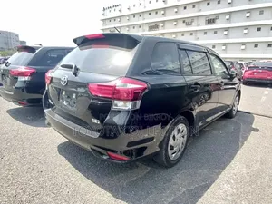 টয়োটা করোলা ফিল্ডার ২০২১ কালো