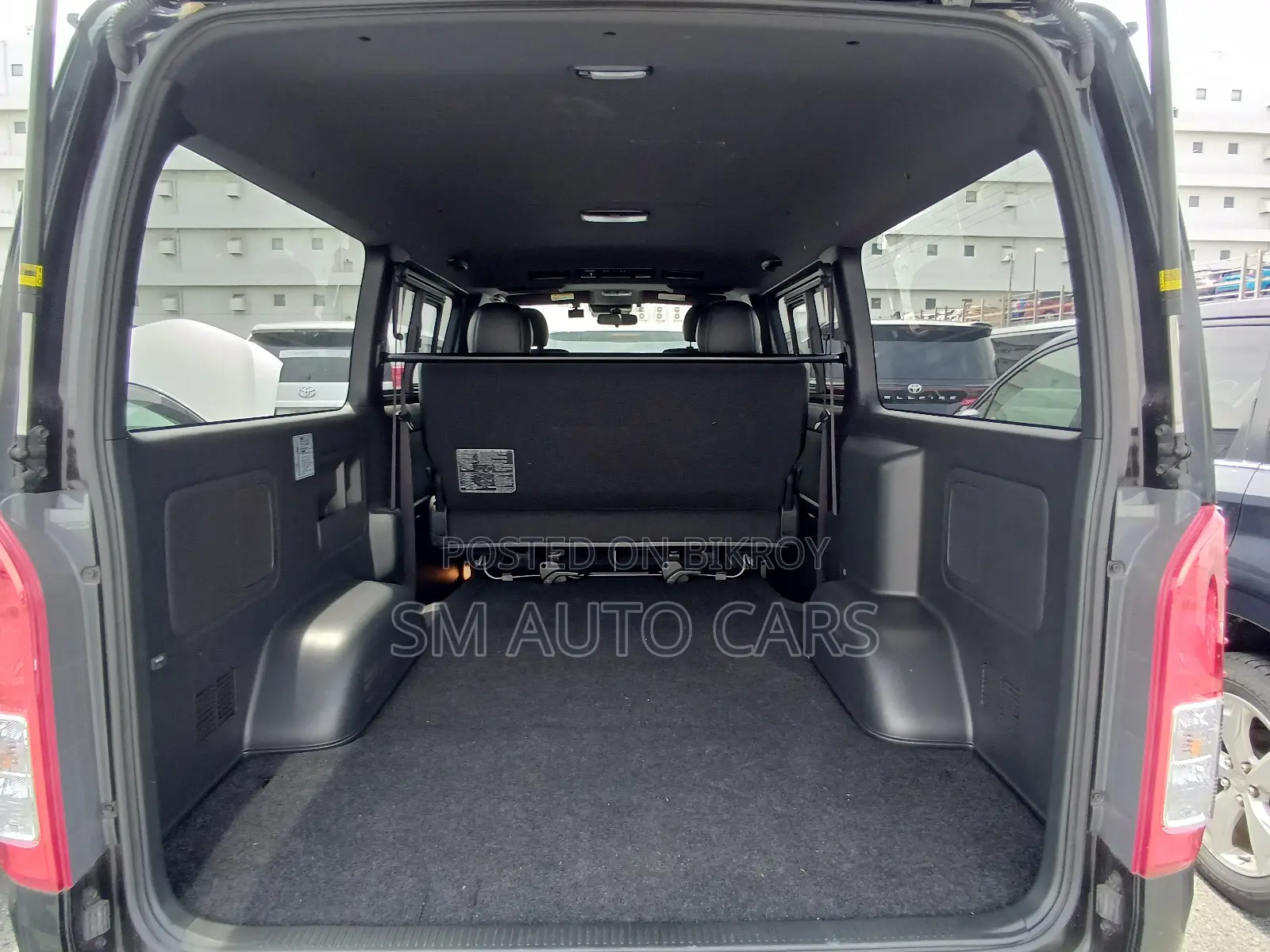 Toyota HiAce 2023 Black