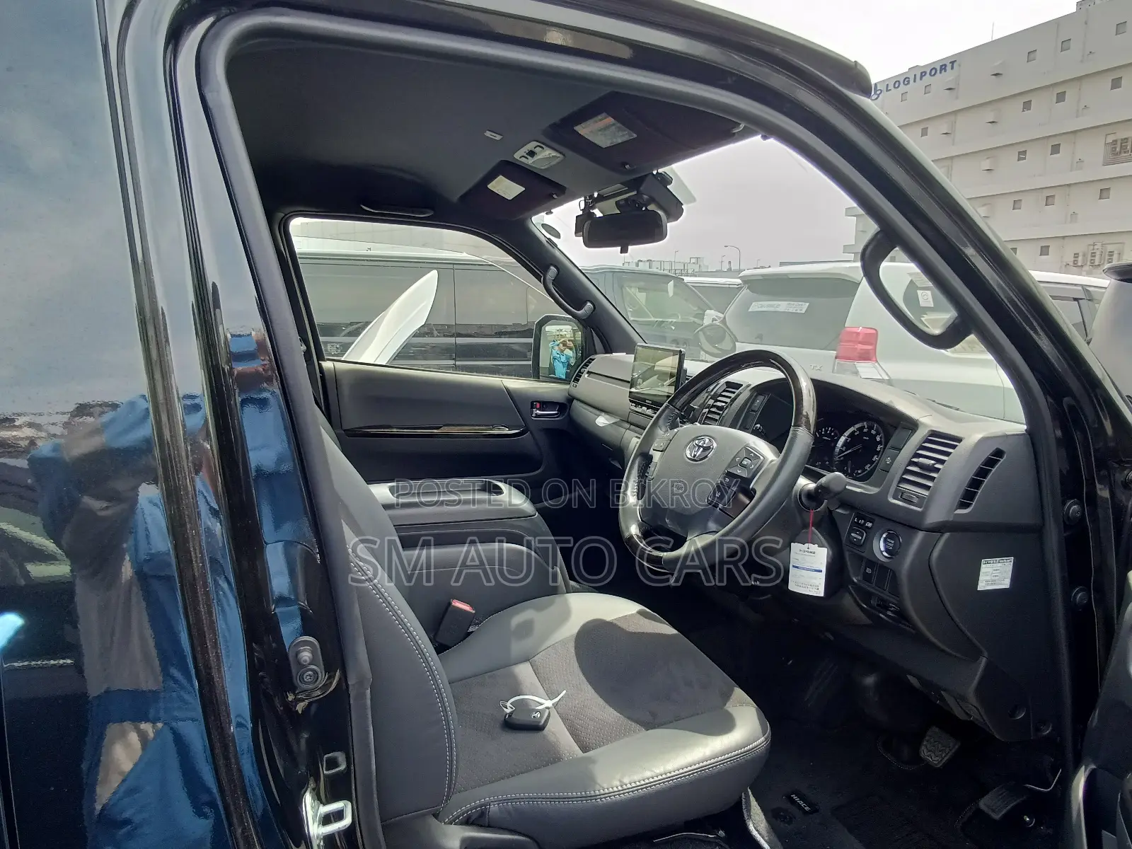 Toyota HiAce 2023 Black