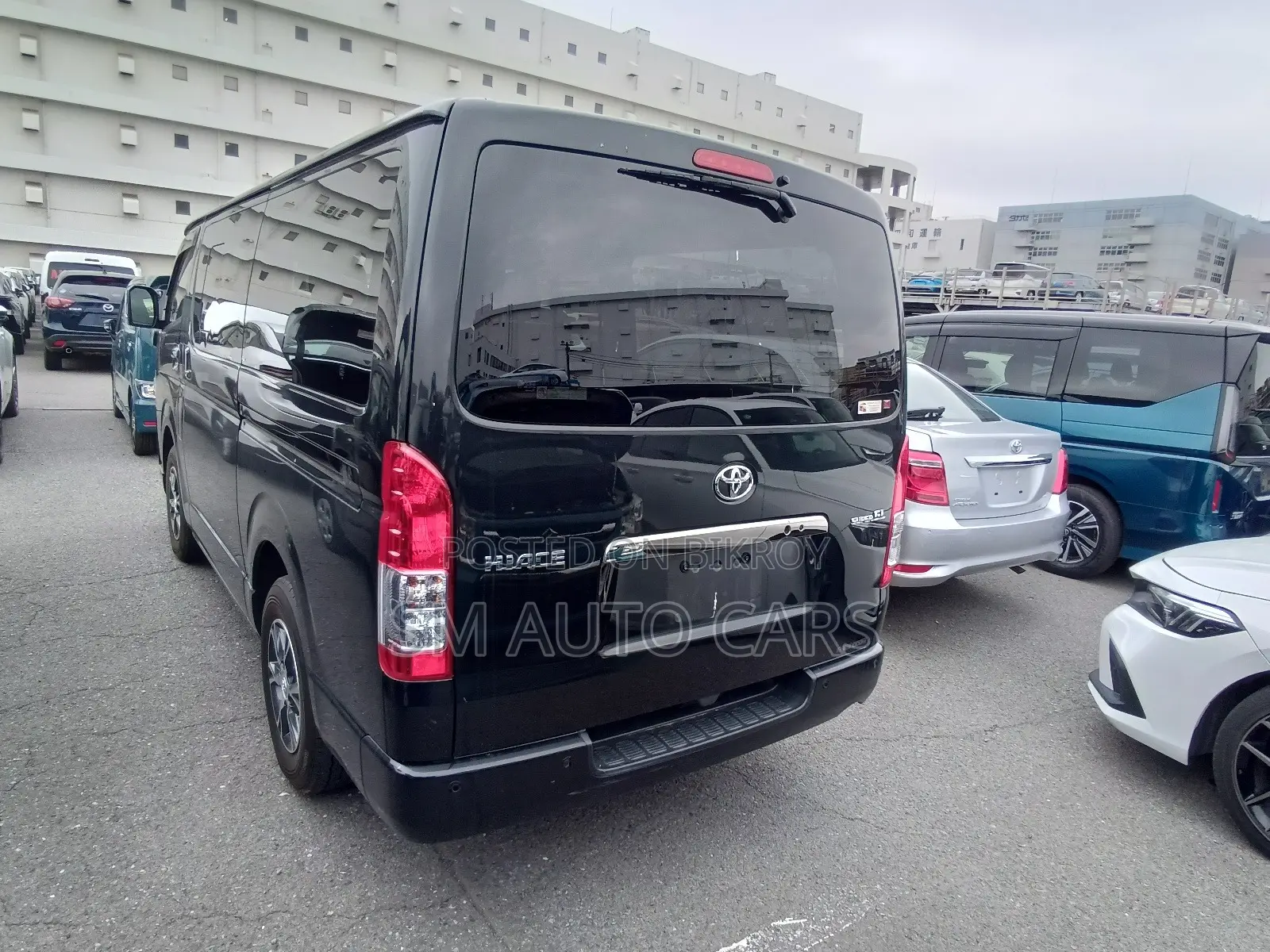 Toyota HiAce 2023 Black