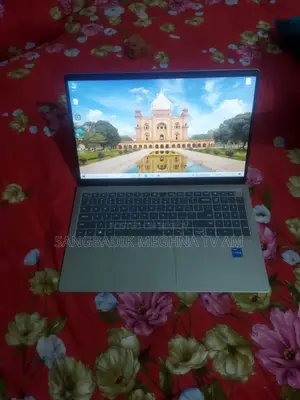 Laptop ASUS 3GB Intel SSD 256GB