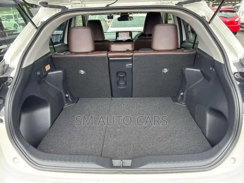Toyota Yaris Cross 1.5 Hybrid FWD 2021 Pearl