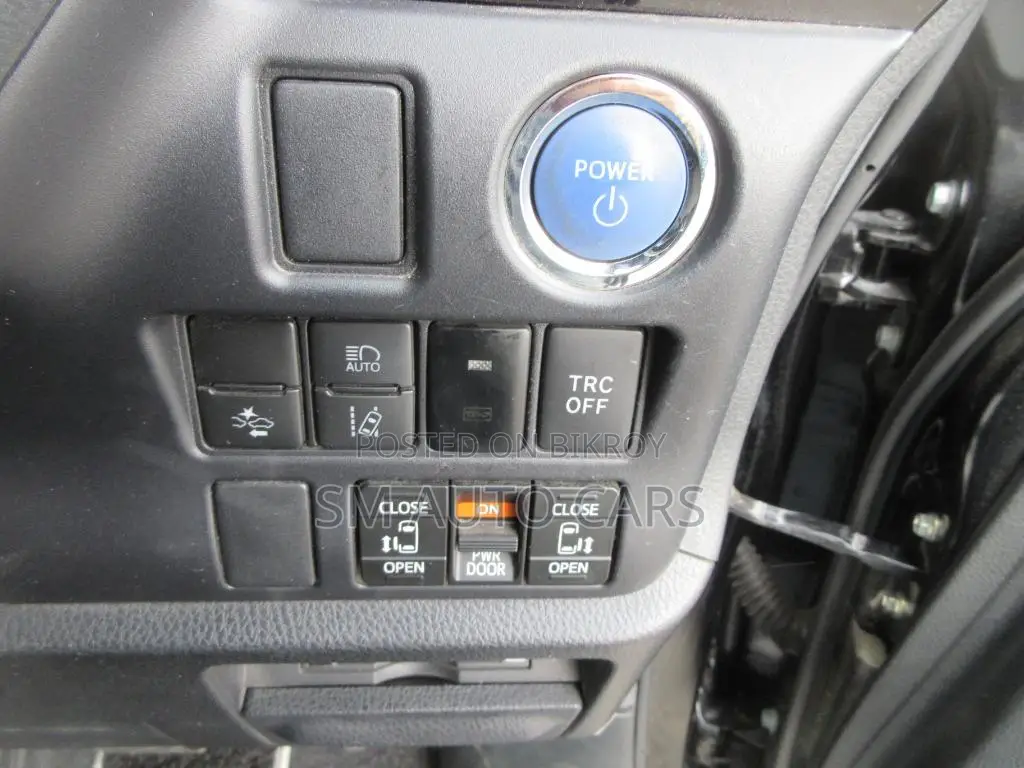 Toyota Voxy ZS Kirameki III 2WD 7-Seater 2021 Black