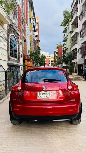 Nissan Juke 2011 Maroon