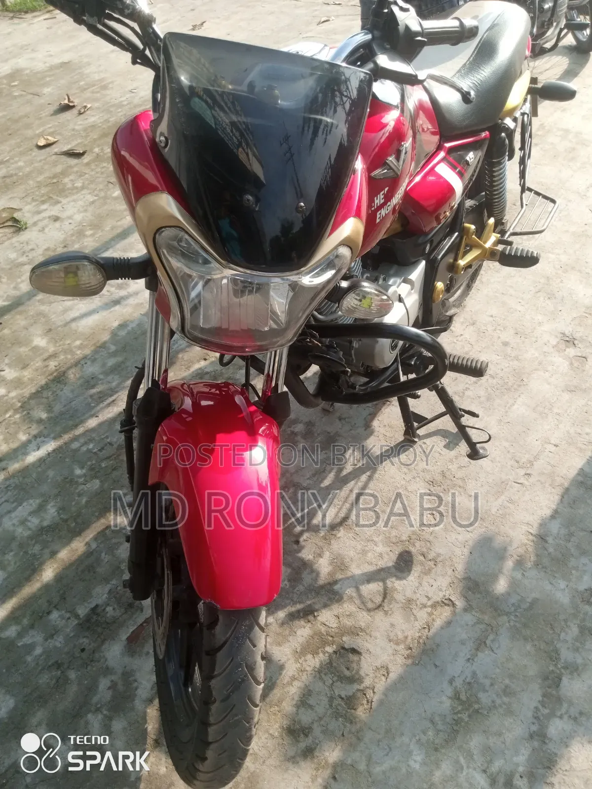Bajaj V15 2016 Red