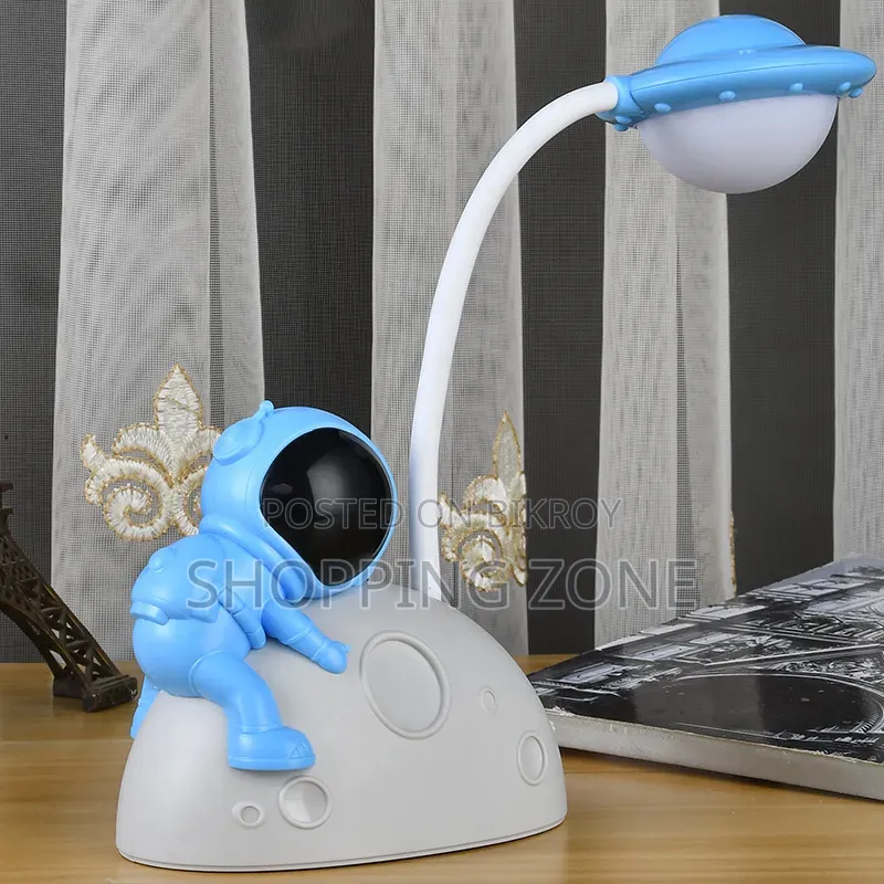 Astronaut Moon LED Table Lamp | Cute Decorative Night Light