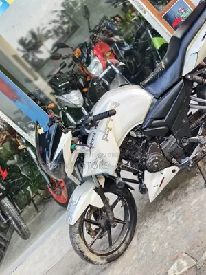 টিভিএস অ্যাপাচি আরটিআর ১৬০ ২ভি ২০১৫ সাদা
