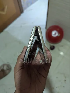 স্যামসাং গ্যালাক্সি জেড ফ্লিপ৪ ৫১২ জিবি পিঙ্ক