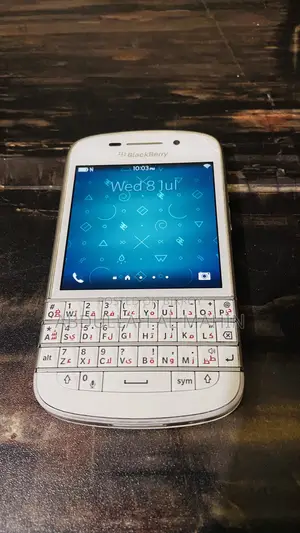 ব্ল্যাকবেরি কিউ১০ ১৬ জিবি সাদা