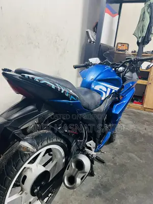 সুজুকি জিক্সার এসএফ ২০১৭ নীল