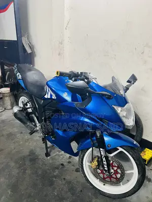 সুজুকি জিক্সার এসএফ ২০১৭ নীল