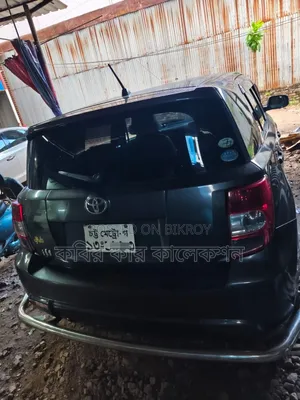 টয়োটা আইএসটি ২০১০ ধূসর