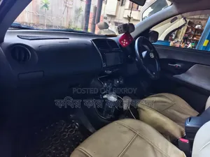 টয়োটা আইএসটি ২০১০ ধূসর