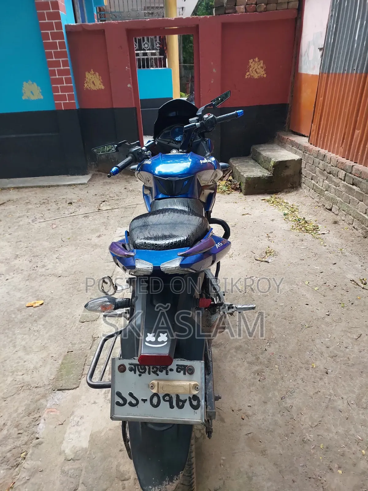 Bajaj 2017 Blue