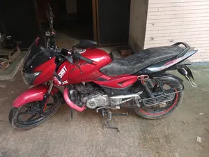 বাজাজ পালসার ১৫০ ২০১৫ লাল