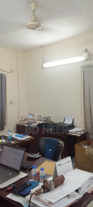 বনানীতে ২০০০ বর্গফুটের আনফার্নিশড অফিস ভাড়ার জন্য