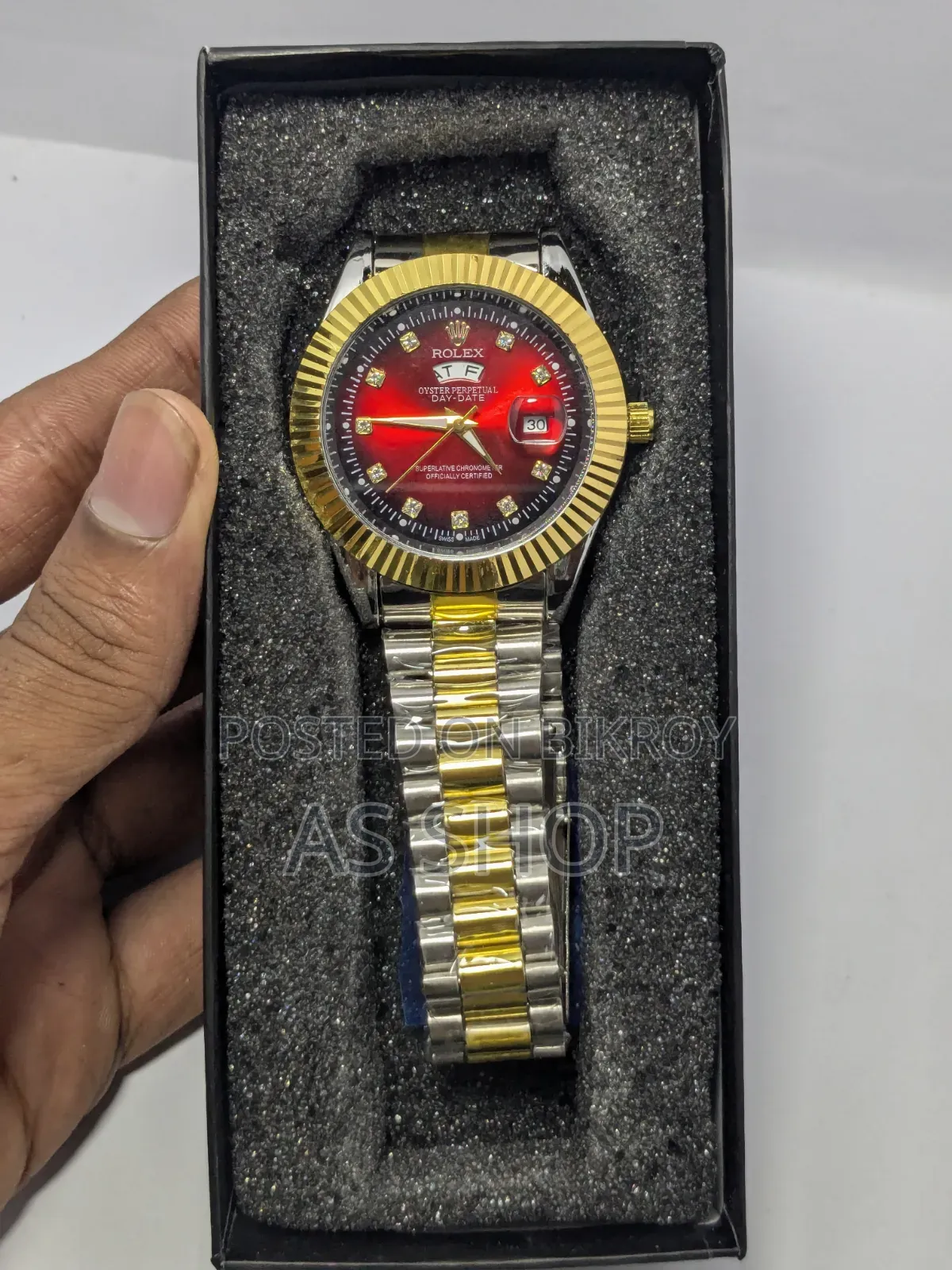 This watch will catch everyone's eye at a glance.