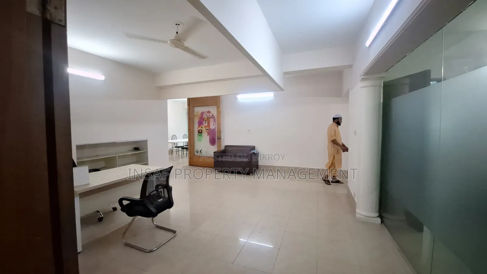 ২৪০০ বর্গফুট অফিস স্পেস ভাড়া গুলশান ১ সুন্দর ভিউ