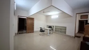 ২৪০০ বর্গফুট অফিস স্পেস ভাড়া গুলশান ১ সুন্দর ভিউ