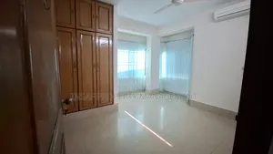 ২৪০০ বর্গফুট অফিস স্পেস ভাড়া গুলশান ১ সুন্দর ভিউ