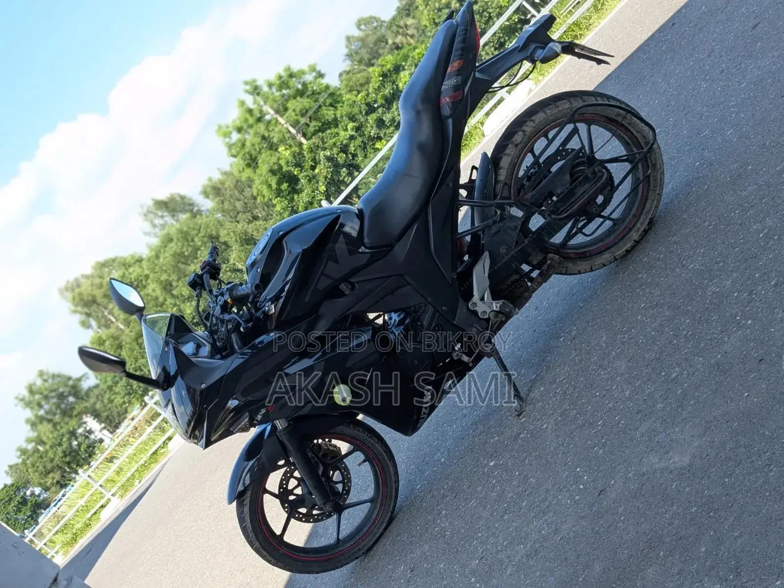 সুজুকি জিক্সার এসএফ ২০১৮ কালো