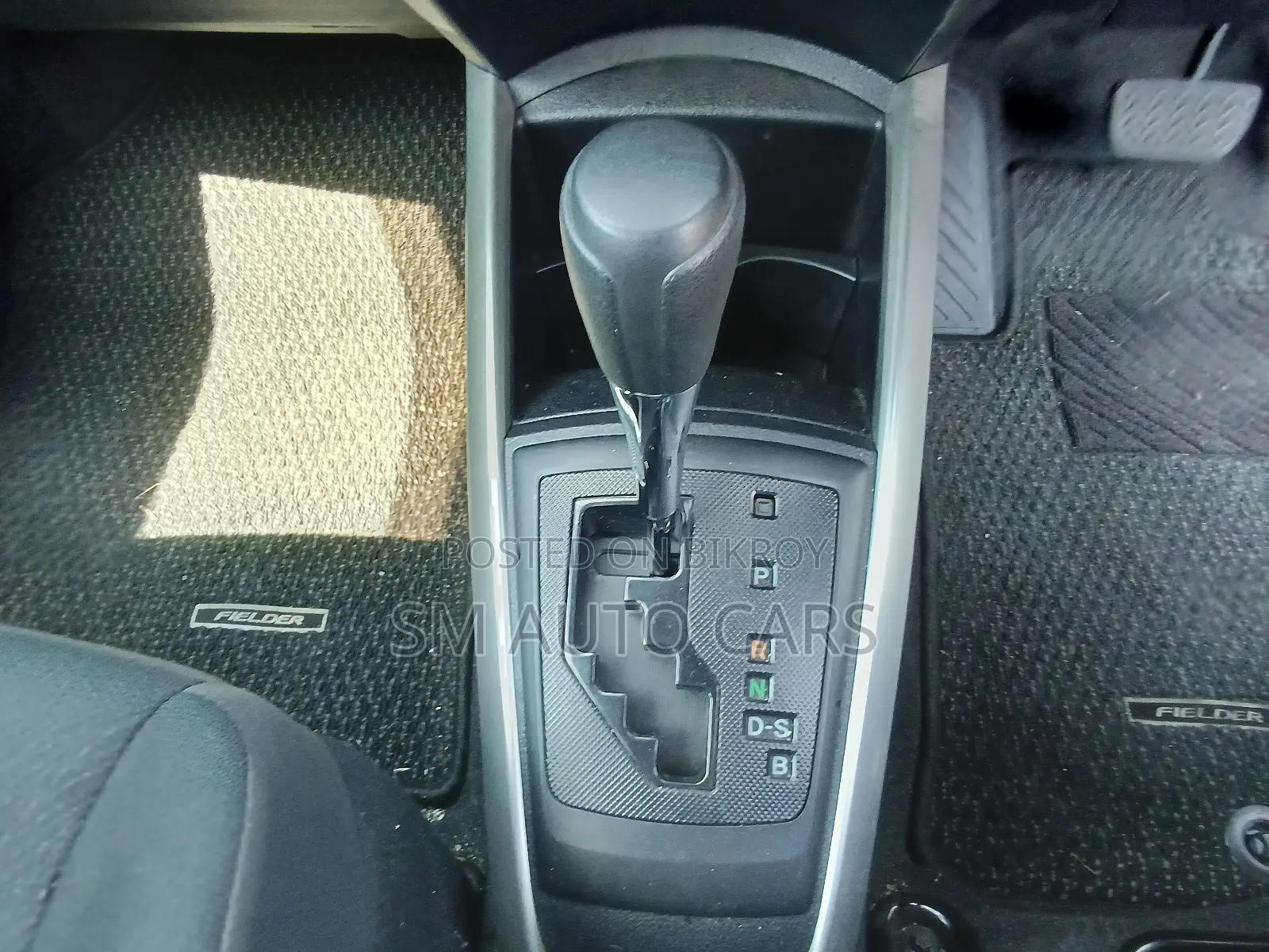 Toyota Corolla Fielder 1.5 Hybrid FWD 2022 Silver