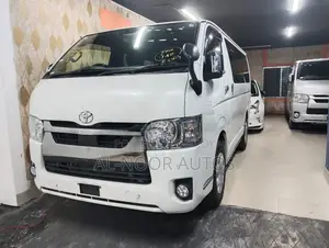 Toyota HiAce 2021