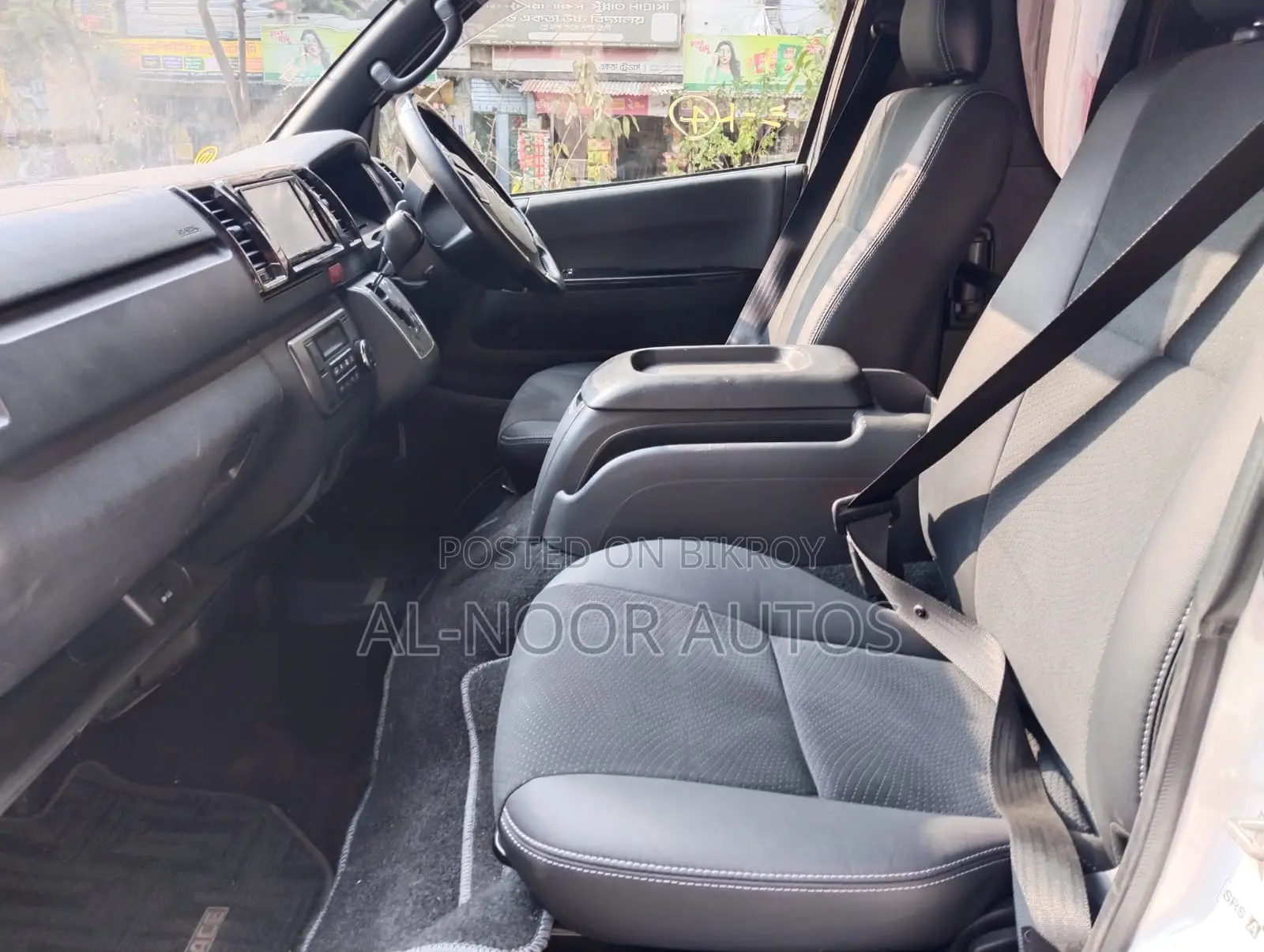 Toyota HiAce 2021