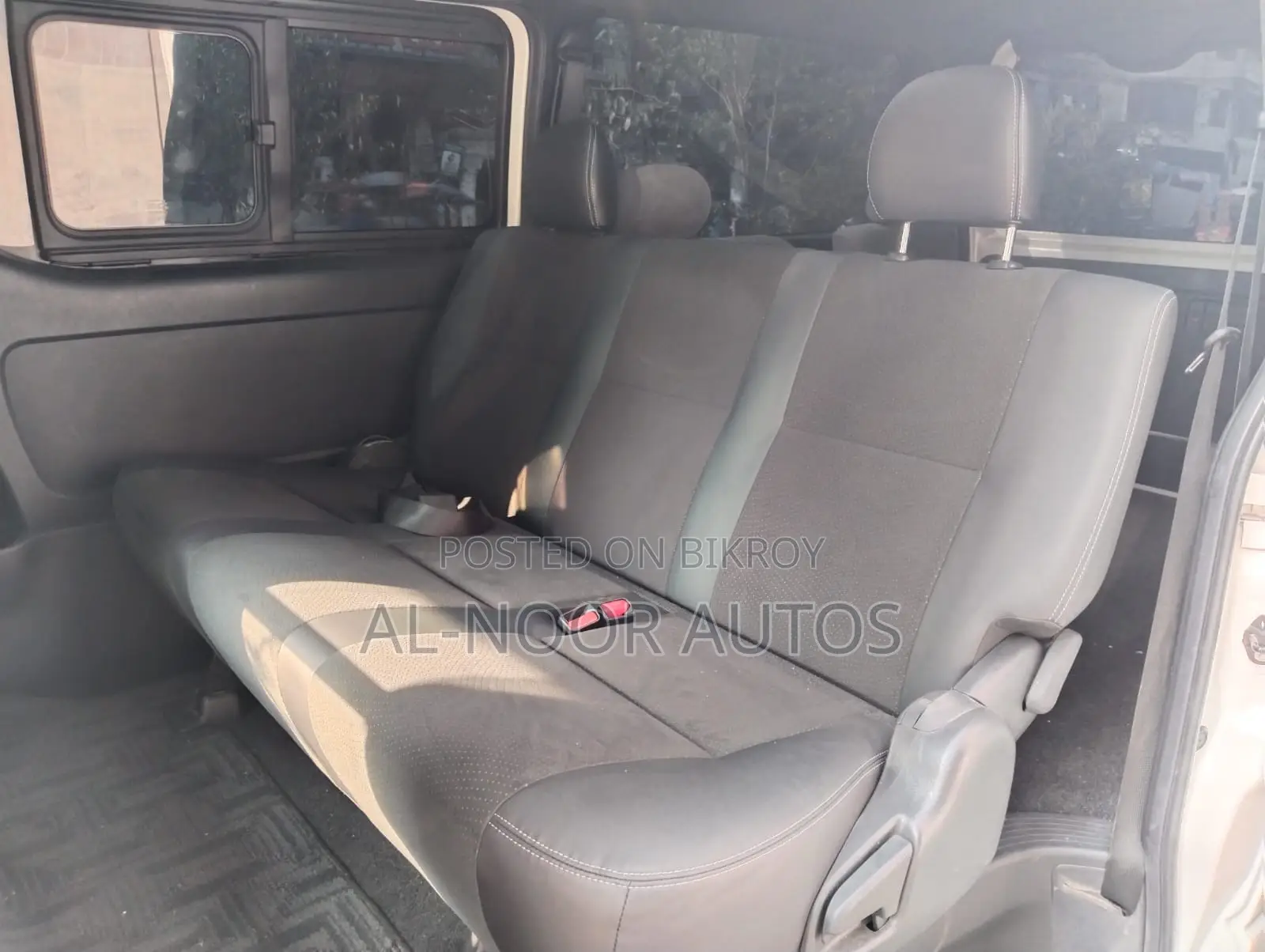 Toyota HiAce 2021