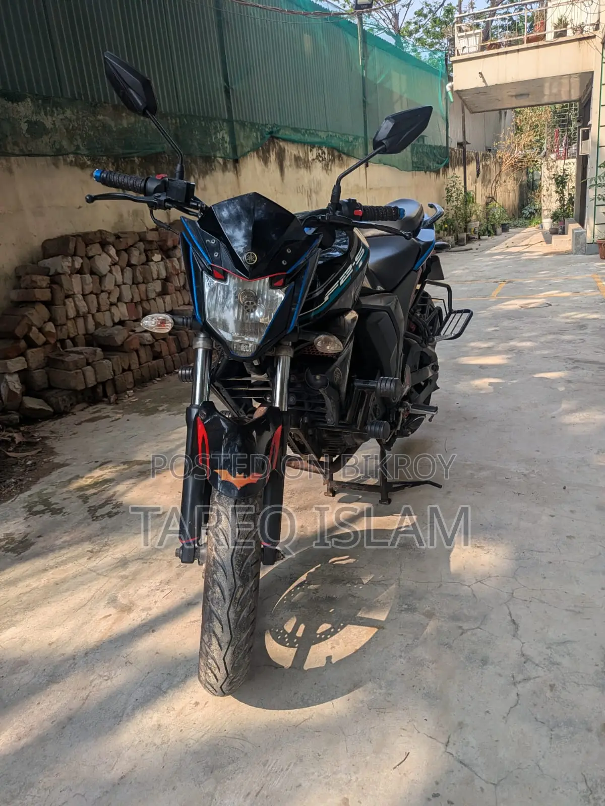 ইয়ামাহা এফজেড ২০১৬ কালো