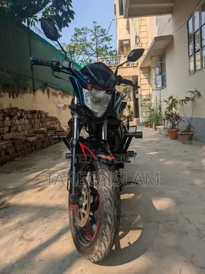ইয়ামাহা এফজেড ২০১৬ কালো