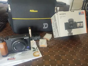 Sony Zv 1 DSLR Camera Lexar 128gb Memory 4 Batteries New/Unused