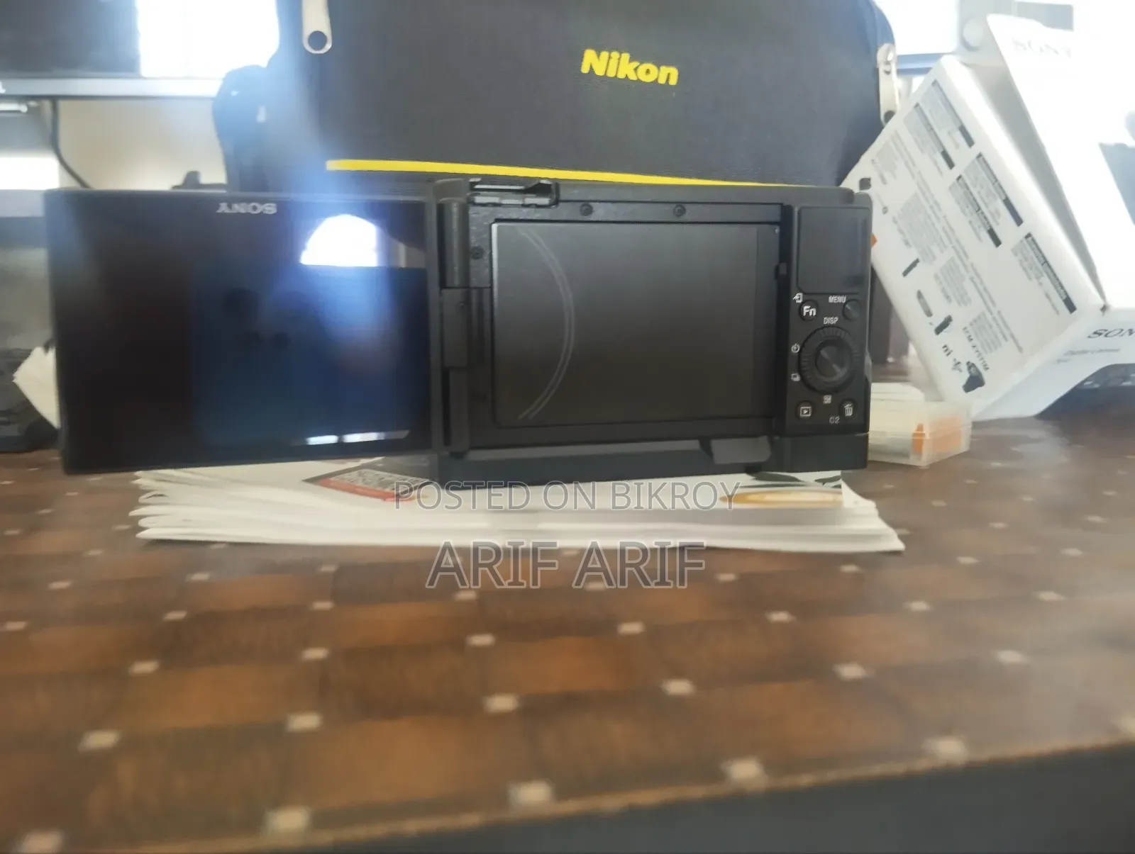 Sony Zv 1 DSLR Camera Lexar 128gb Memory 4 Batteries New/Unused