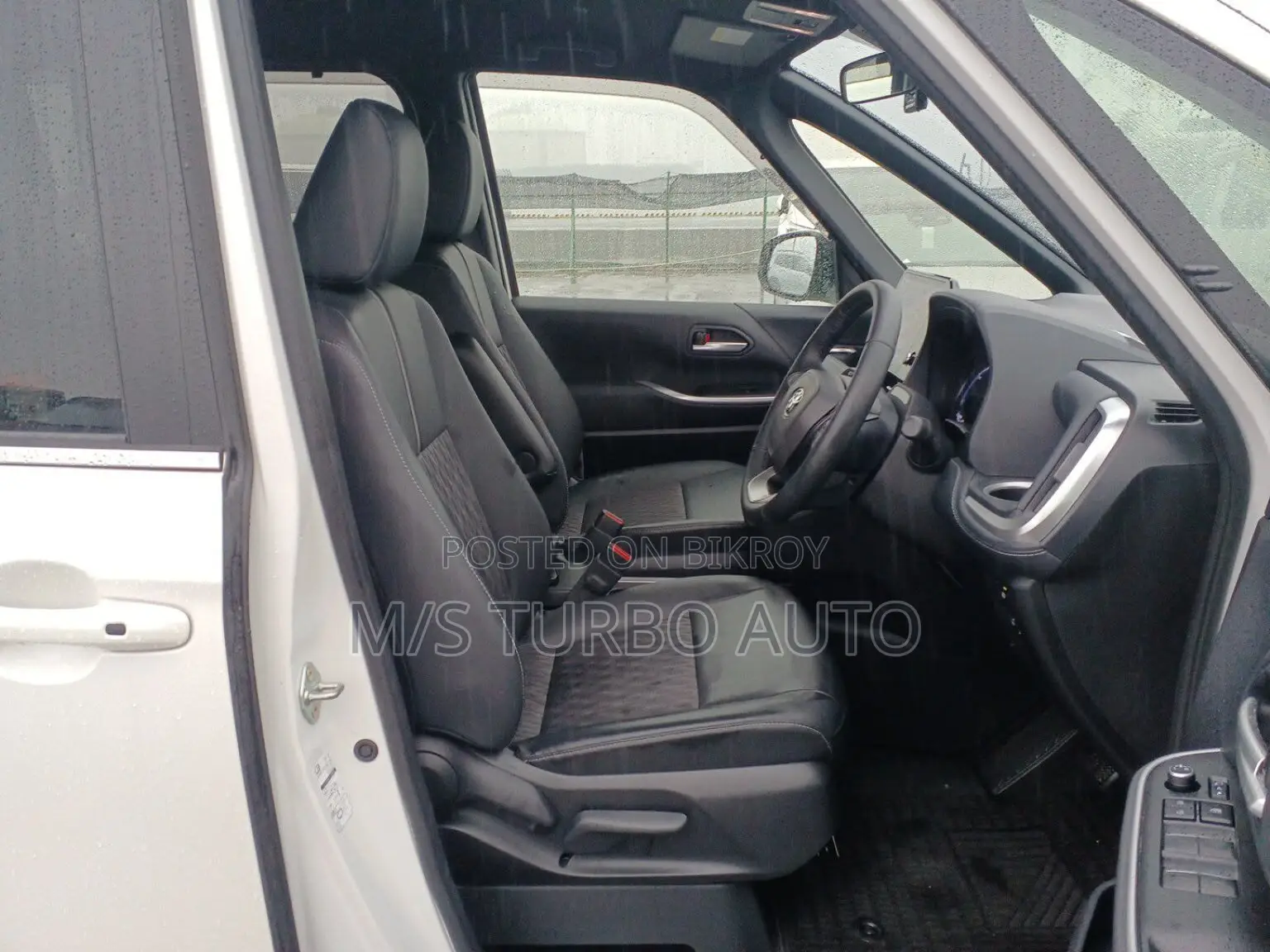 Toyota Noah 2024 Pearl