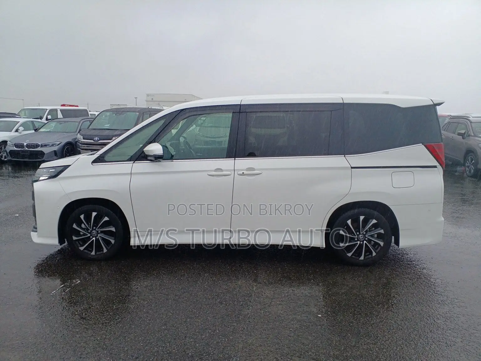 Toyota Noah 2024 Pearl