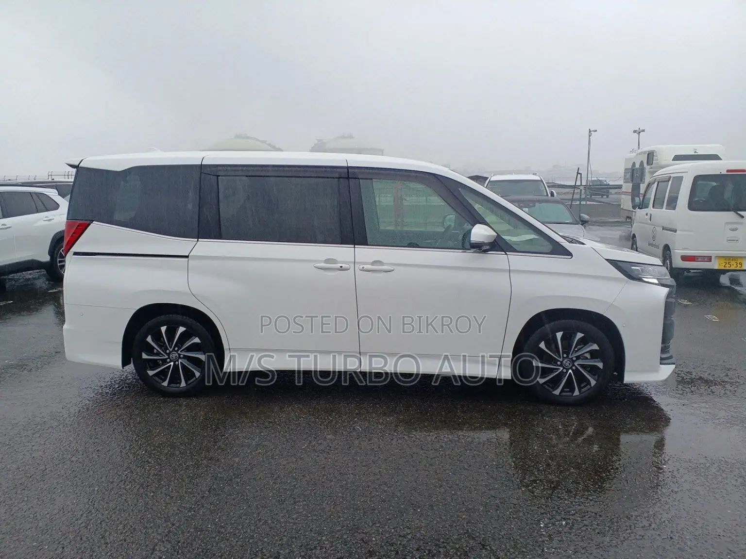 Toyota Noah 2024 Pearl