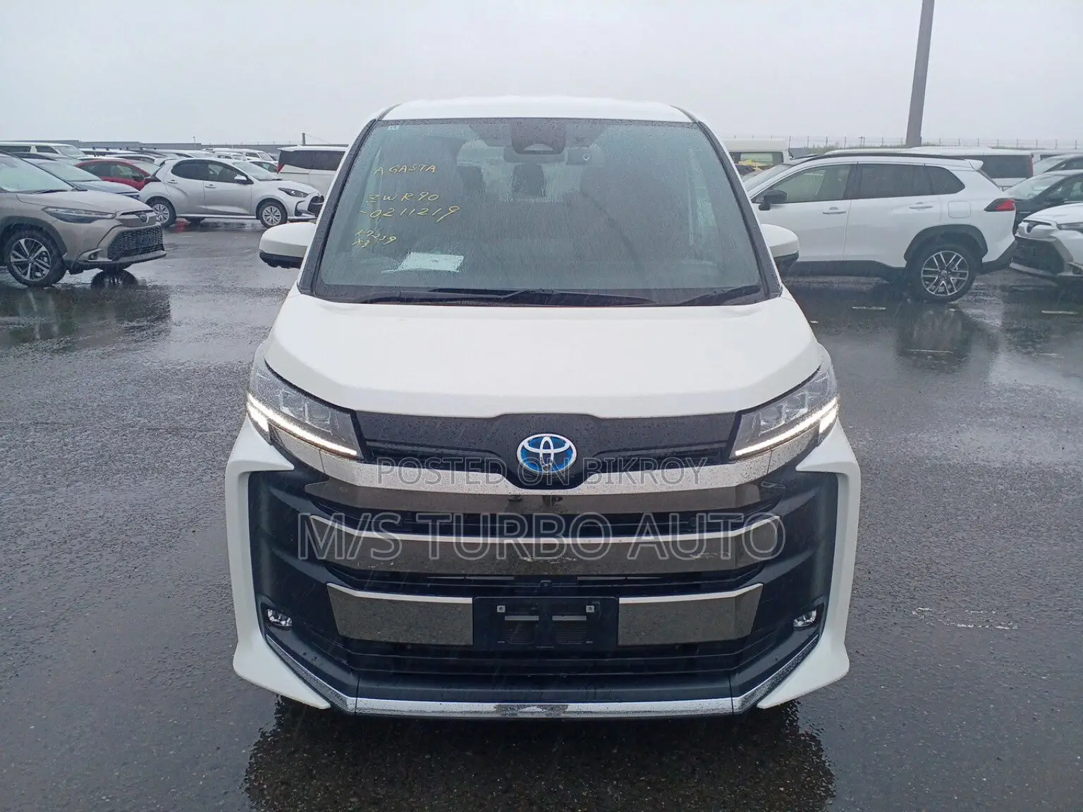 Toyota Noah 2024 Pearl