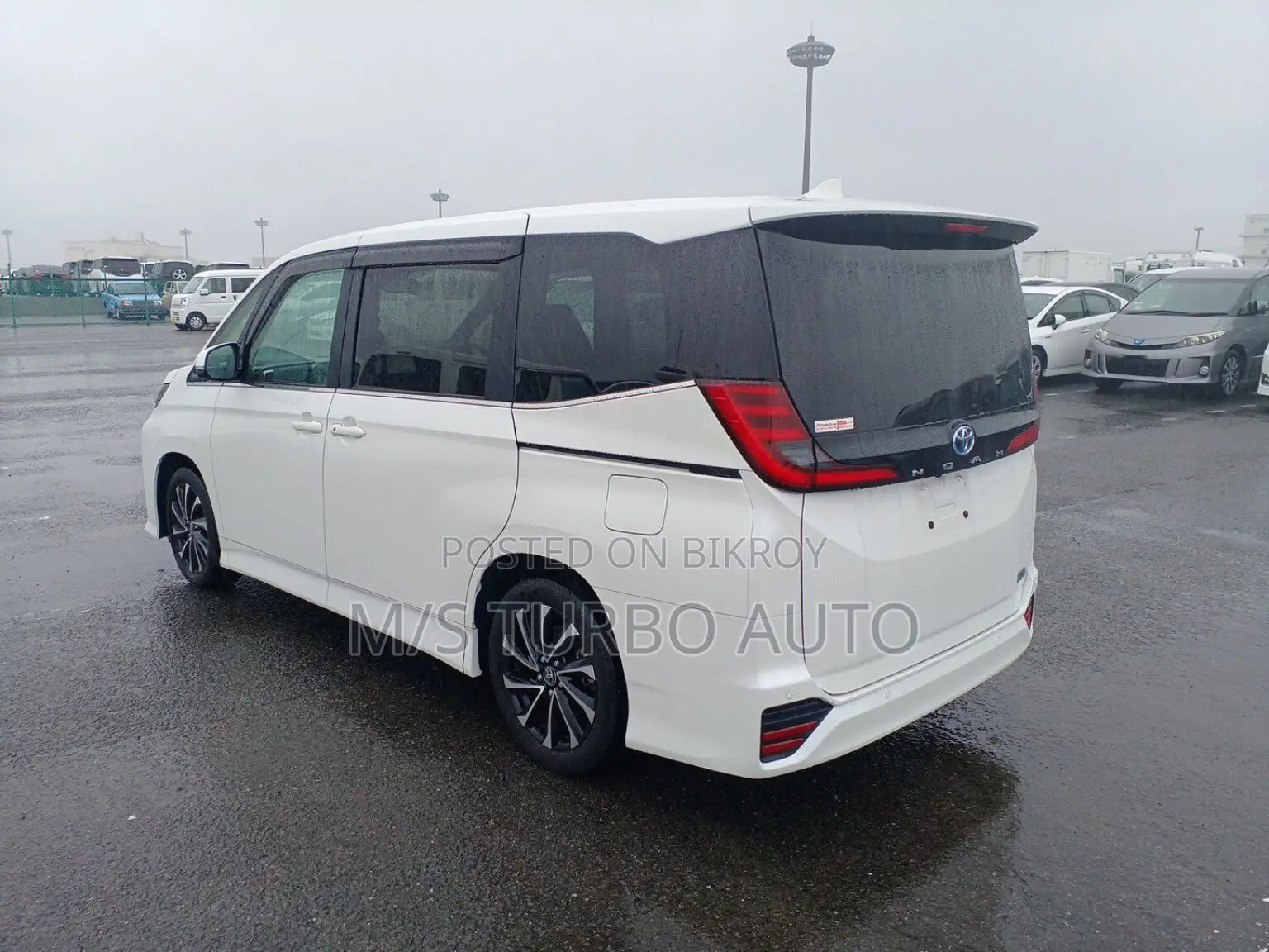 Toyota Noah 2024 Pearl